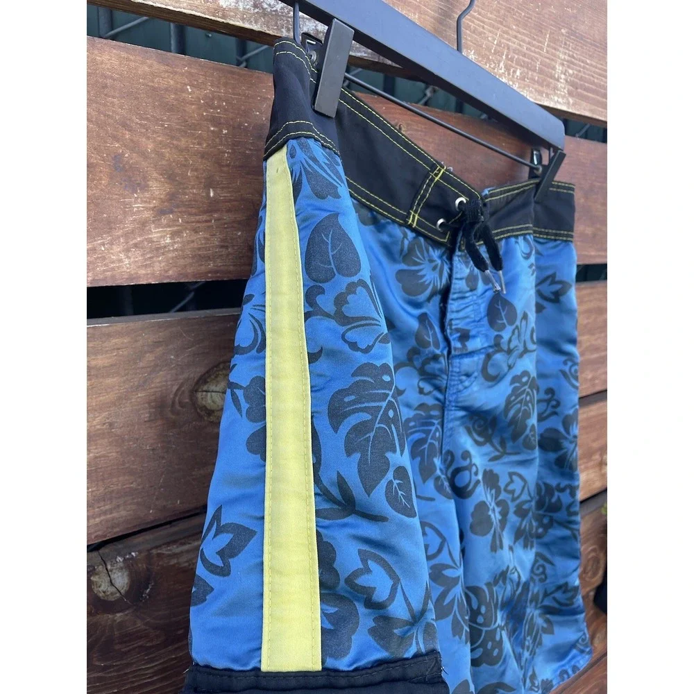 Vtg Quiksilver Mens Blue Nylon Board shorts Perry Dane *Size‎ 30